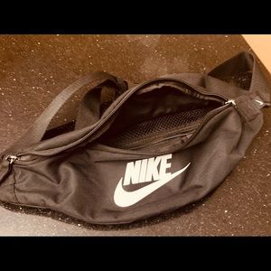 Used Nike Hertiage Hip pack (fanny pack)
